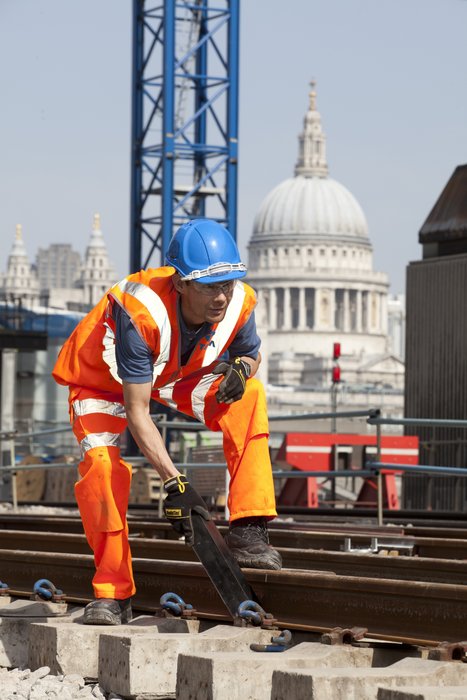 Das erste in Großbritannien gelegte „stumme“ Bahngleis